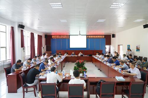 海峽科化龍巖分公司“SGR-FL型乳化炸藥生產(chǎn)系統(tǒng)”順利通過國家工信部科技成果鑒定。圖為鑒定會現(xiàn)場。鄧義楨攝.jpg