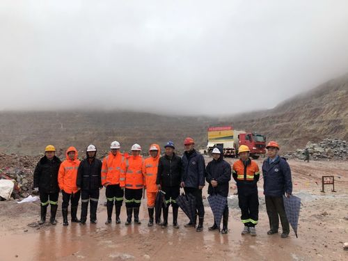 劉亞東、邱志峰-富興建設(shè)上杭分公司膠狀乳化炸藥混裝車項(xiàng)目正式投產(chǎn).jpg