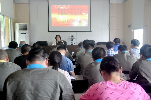 于欽華上黨課。[2].jpg