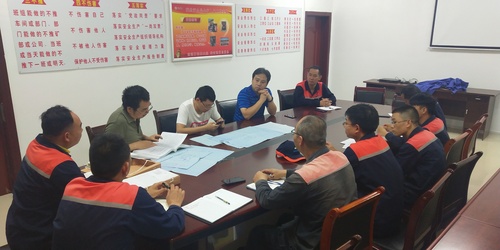 余仁貴-富興建設(shè)上杭分公司召開(kāi)8000噸乳化擴(kuò)能技改項(xiàng)目初步方案論證會(huì)1.jpg
