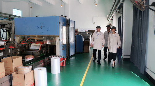 （建議采用）吳瑤：省機(jī)電控股公司黨委委員、副總經(jīng)理陳伯煒深入龍巖分公司乳化一車間開展安全檢查_調(diào)整大小.jpg