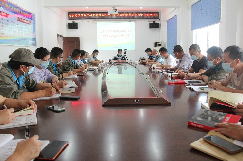福安分公司胡廷淦：圖�?�?6日海峽科化公司黨委委員、紀(jì)委書記何浦寨到福安分公司參加黨委理論中心組學(xué)習(xí)巡聽旁聽~1.jpg