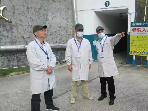 福建省氣象局副局長鄧志帶隊(duì)到海峽科化永安分公司進(jìn)行開展防雷安全監(jiān)督檢查照�?~1.jpg
