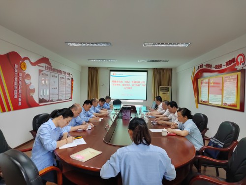 格式工廠永安雙華公司鄧焱珍：省機電控股公司黨委委員、副總經(jīng)理到永安雙華公司開展“深學爭優(yōu)、敢為爭先、實干爭效”行動工作調�?.jpg